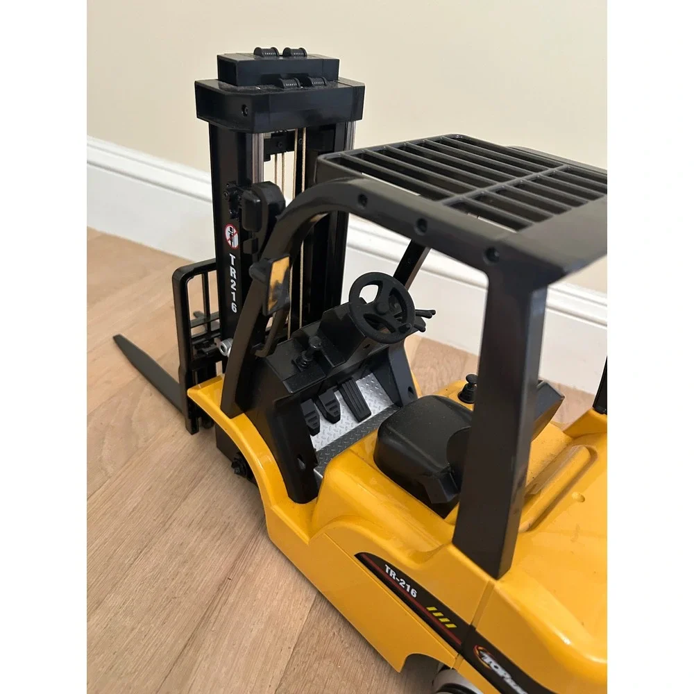 Top Race TR-216 Remote Control Forklift 1/10 Scale RC Construction Toy Yellow